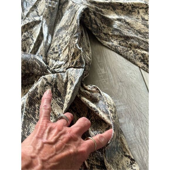 Ava & Viv shimmery snake skin print knee length dress size 1X - Picture 9 of 16